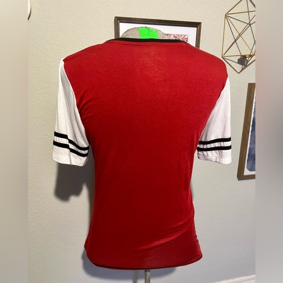 Women’s Arkansas Razorback Tee - Picture 2 of 3